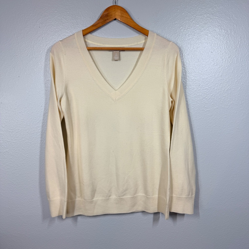 Banana Republic Sweater Women M Cream Extra Fine Merino Wool V-Neck Long Sleeve